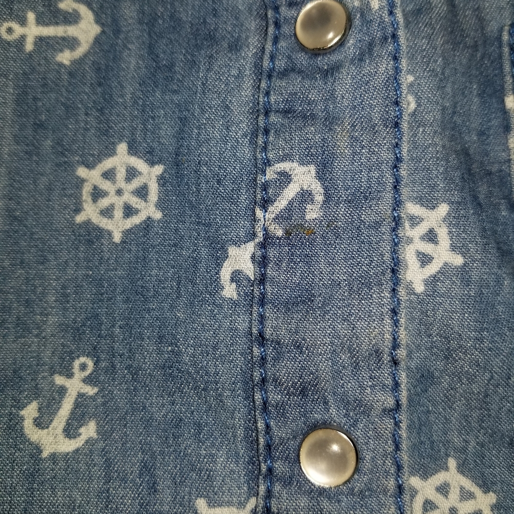Sleeveless button down - Picture 3 of 5
